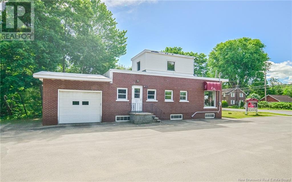569 Woodstock Road Property Photo 4