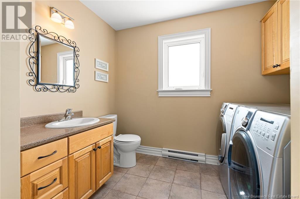 939 Bernard Street Property Photo 21