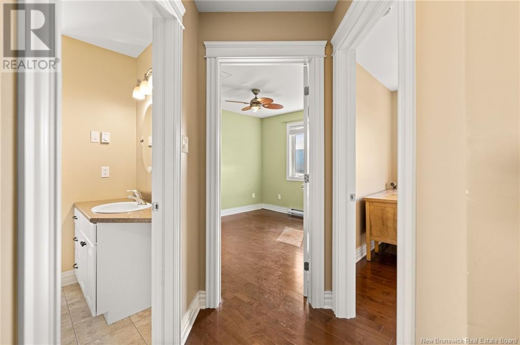 939 Bernard Street Property Photo 28