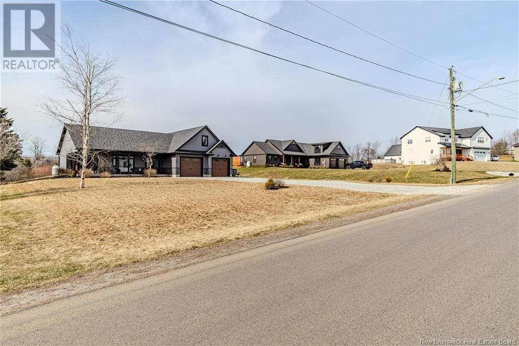 26 Apple Blossom Trail Property Photo 2