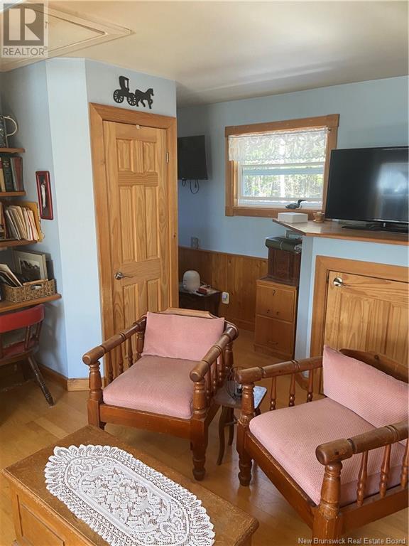 23 Leslie Lane Property Photo 10