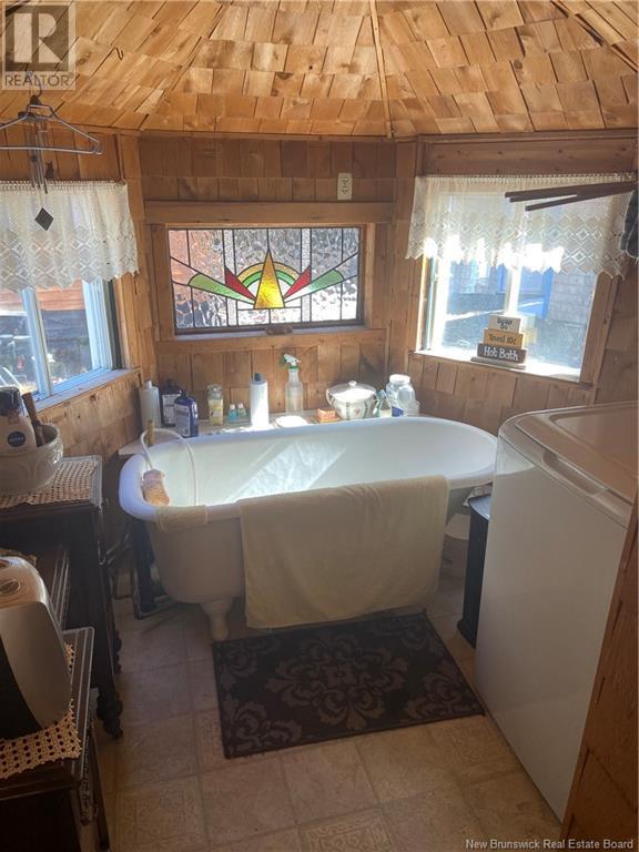 23 Leslie Lane Property Photo 13