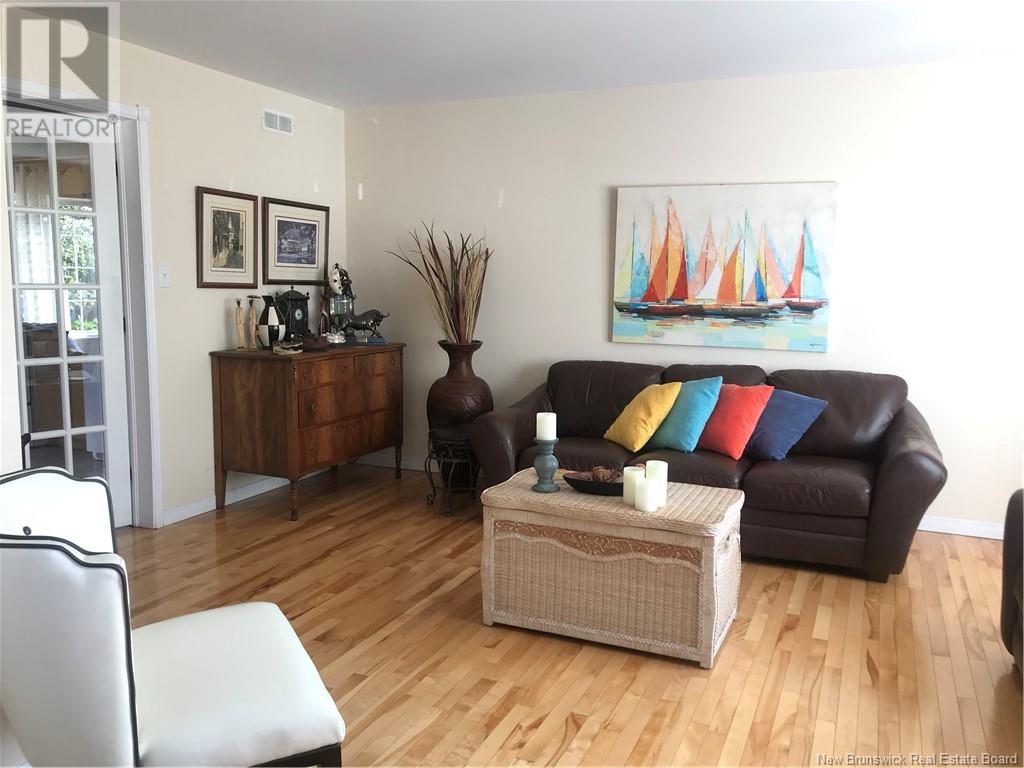28 Stoneham Drive Property Photo 4