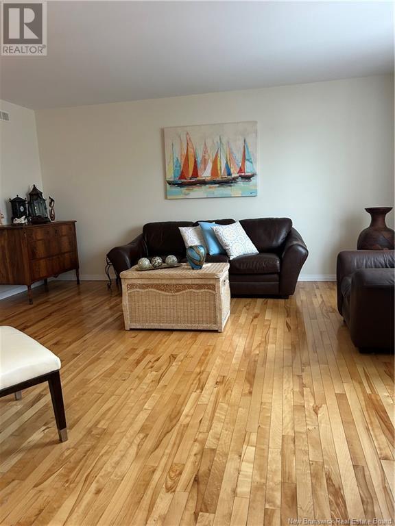 28 Stoneham Drive Property Photo 6