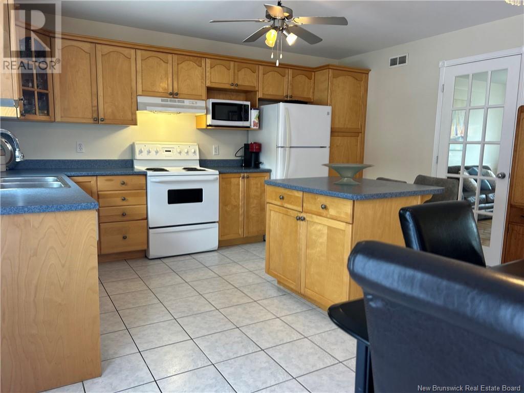 28 Stoneham Drive Property Photo 13