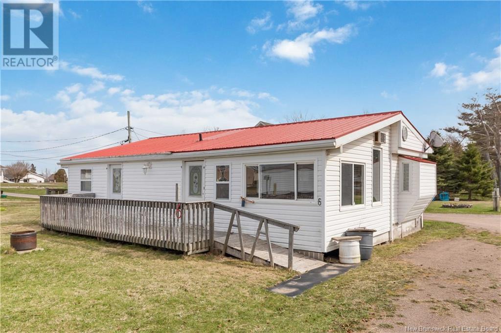 6 De La Rose Avenue