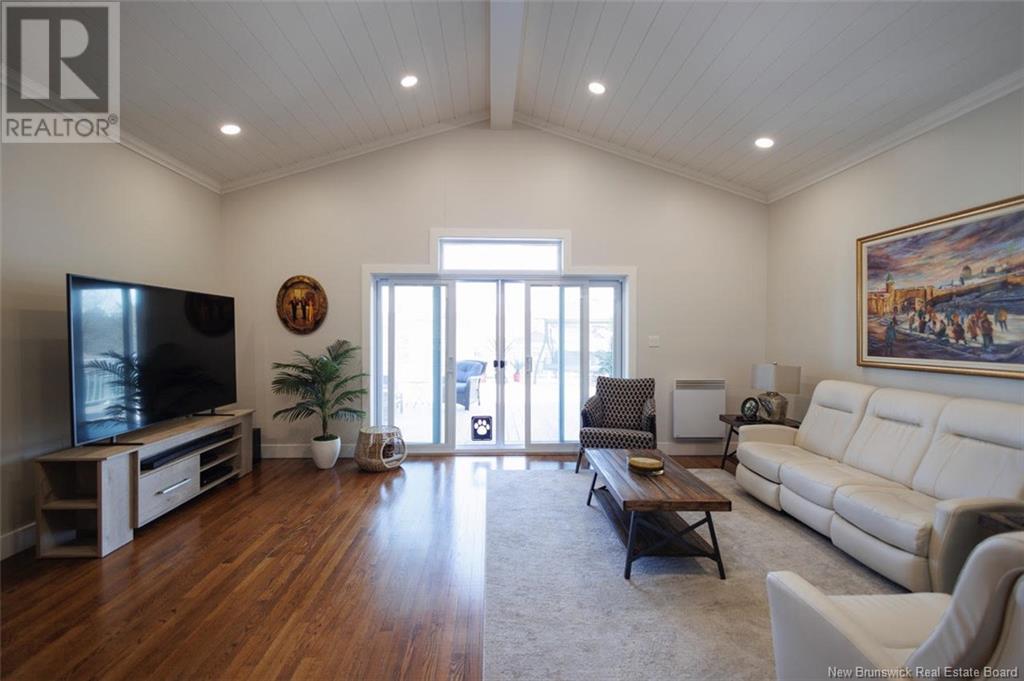 85 Broadway Property Photo 6
