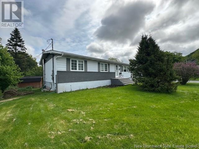 13 Van Horne Crescent Property Photo 1