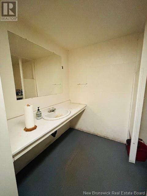 220 Industrial Park Road Property Photo 22