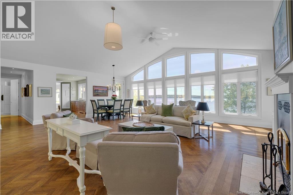 158 Hills Point Road Property Photo 10