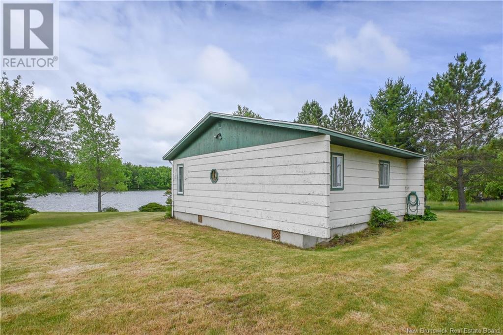 32 Denis Lane Property Photo 6