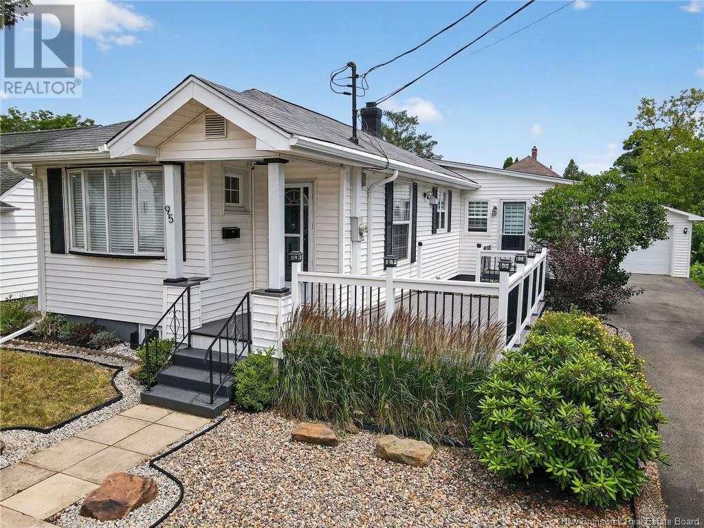 95 Maple Street Property Photo 1
