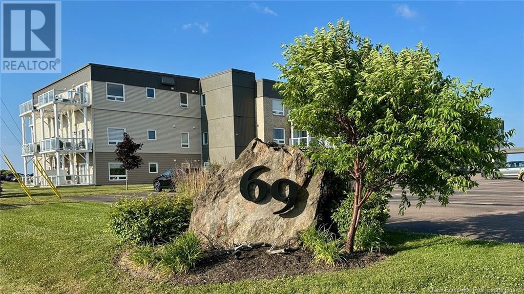 69 Cap Bimet Unit# 215 Property Photo 1