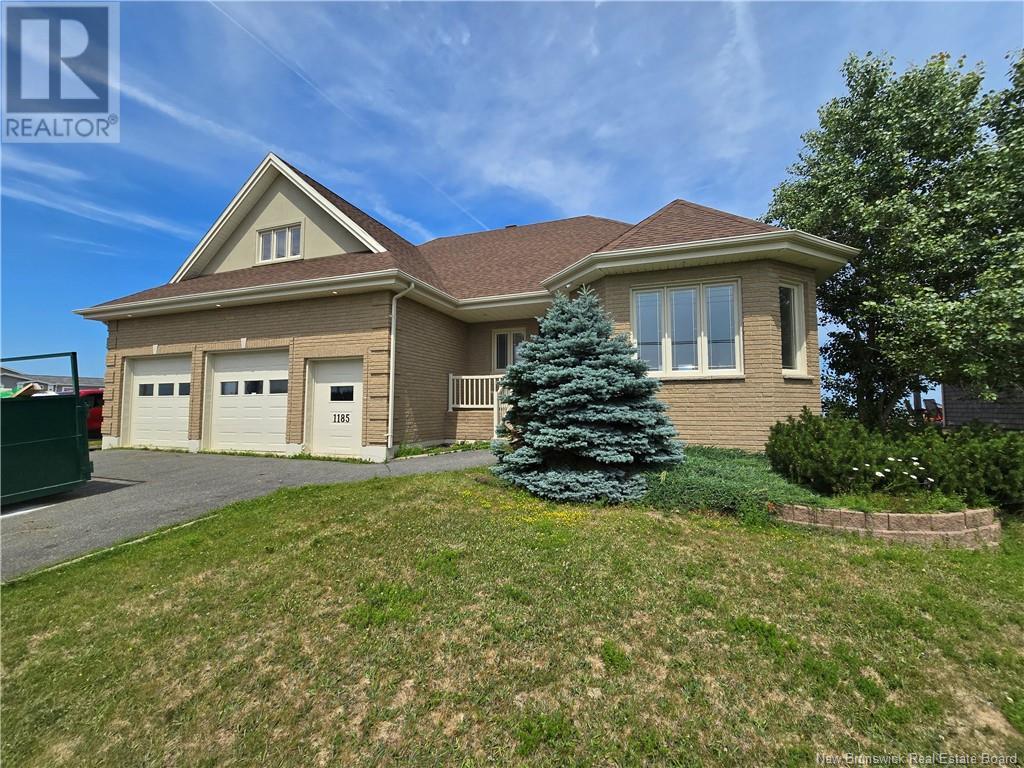 1185 Jacques Cartier Street Property Photo 1