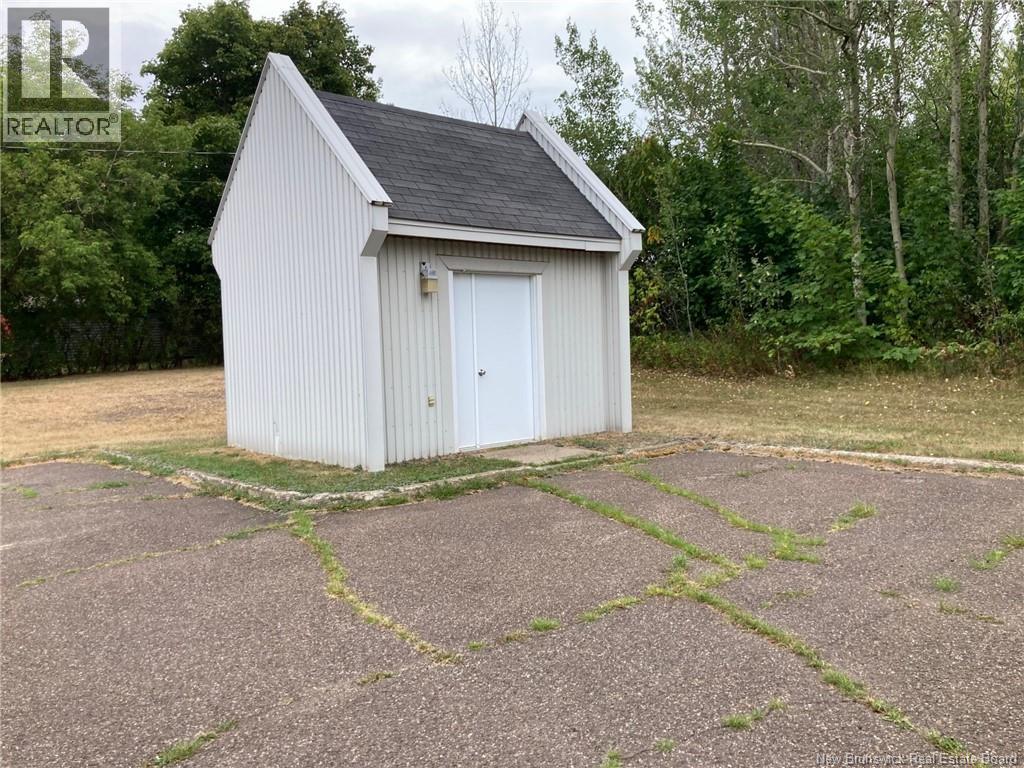 324 Boul. St-pierre Ouest Property Photo 4