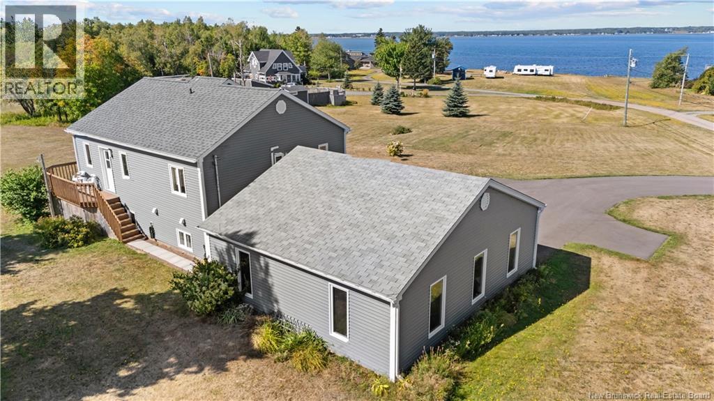 29 Islandview Boulevard Property Photo 3