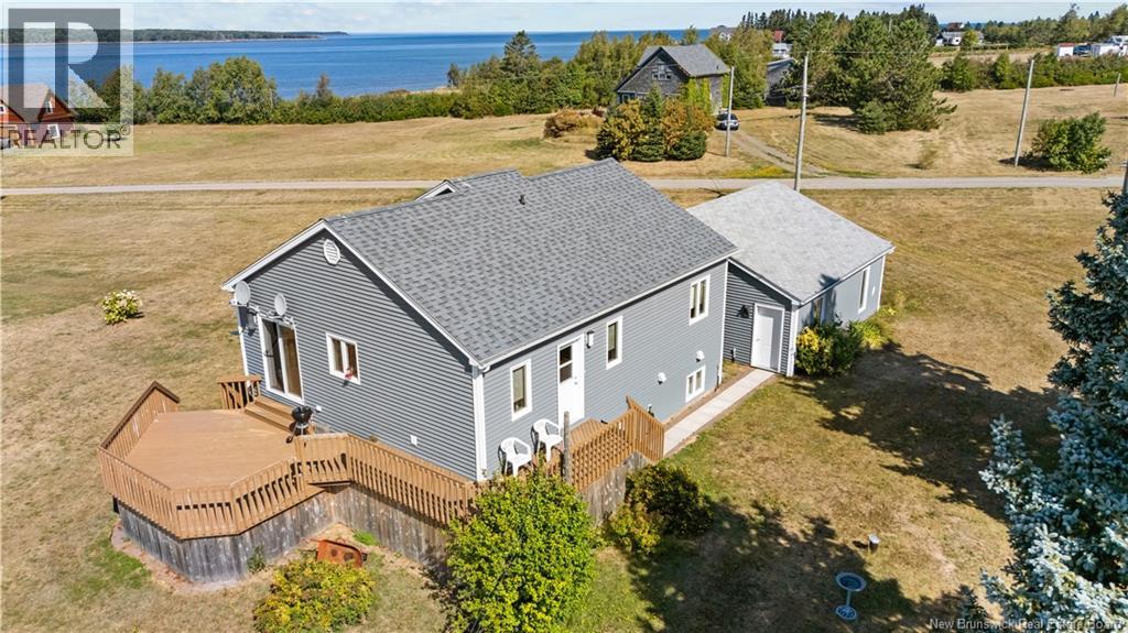 29 Islandview Boulevard Property Photo 4