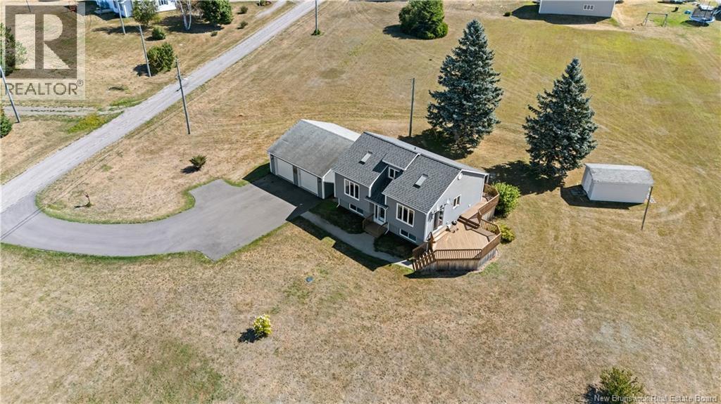 29 Islandview Boulevard Property Photo 6