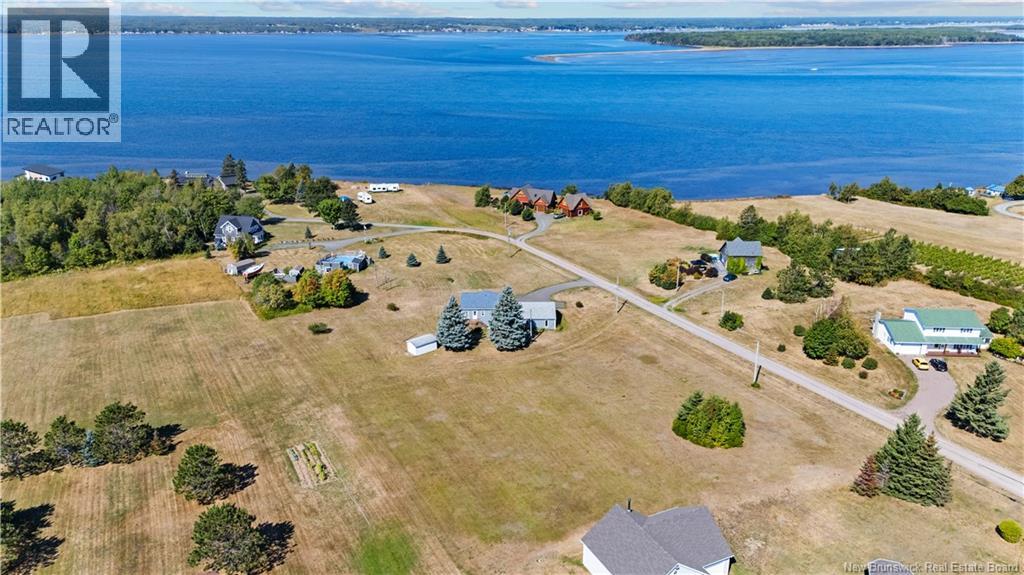 29 Islandview Boulevard Property Photo 7