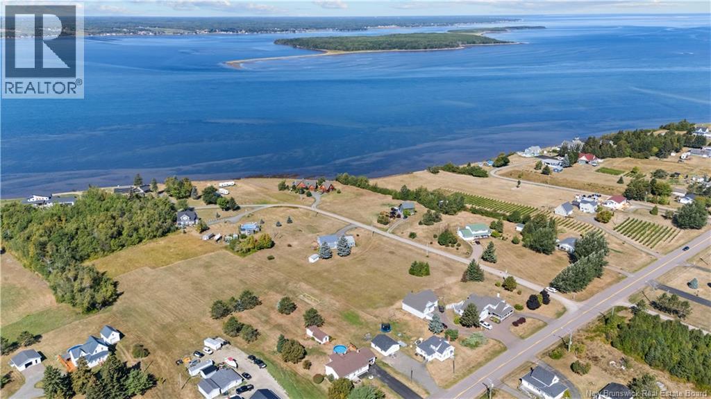 29 Islandview Boulevard Property Photo 8