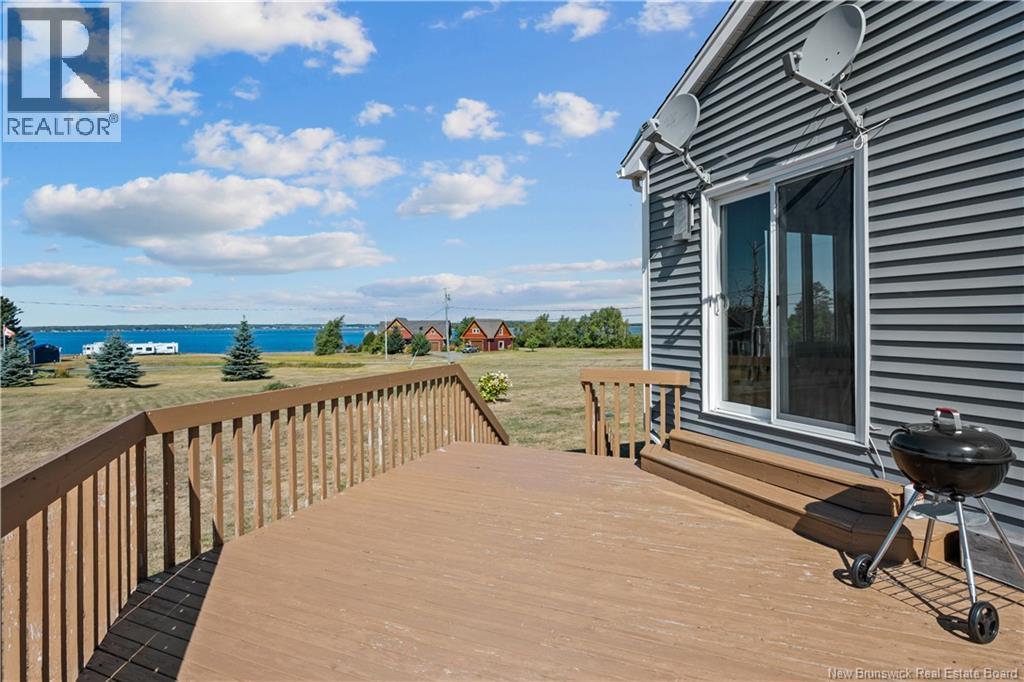 29 Islandview Boulevard Property Photo 35