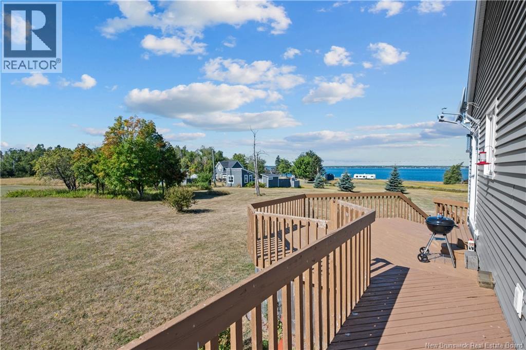 29 Islandview Boulevard Property Photo 36