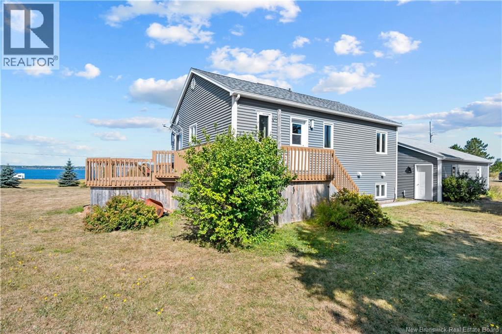 29 Islandview Boulevard Property Photo 44