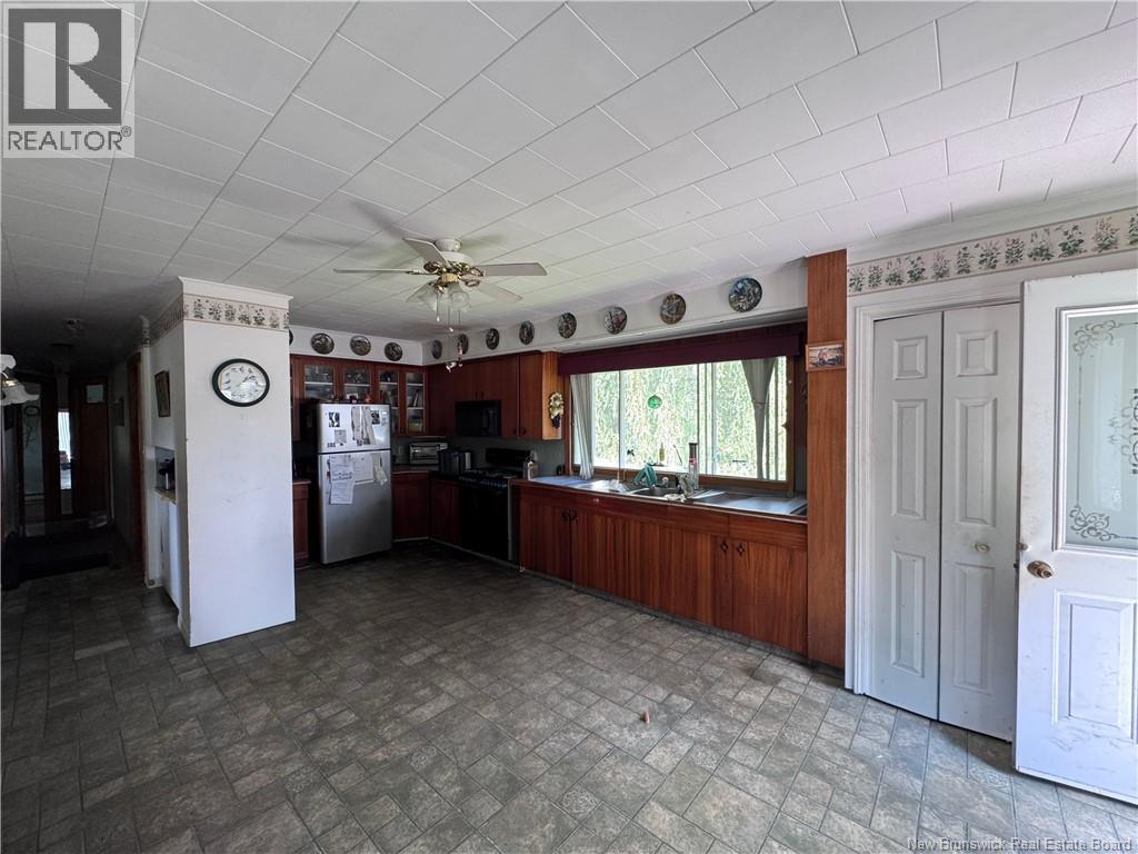 138 School Street Property Photo 3