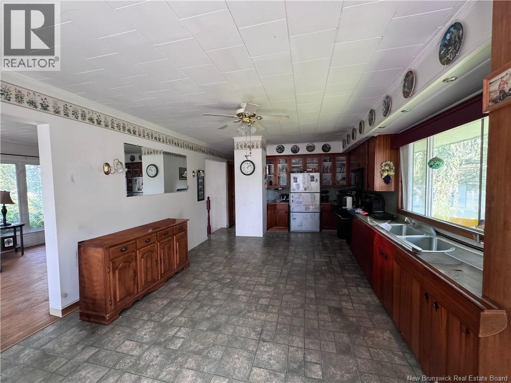 138 School Street Property Photo 4