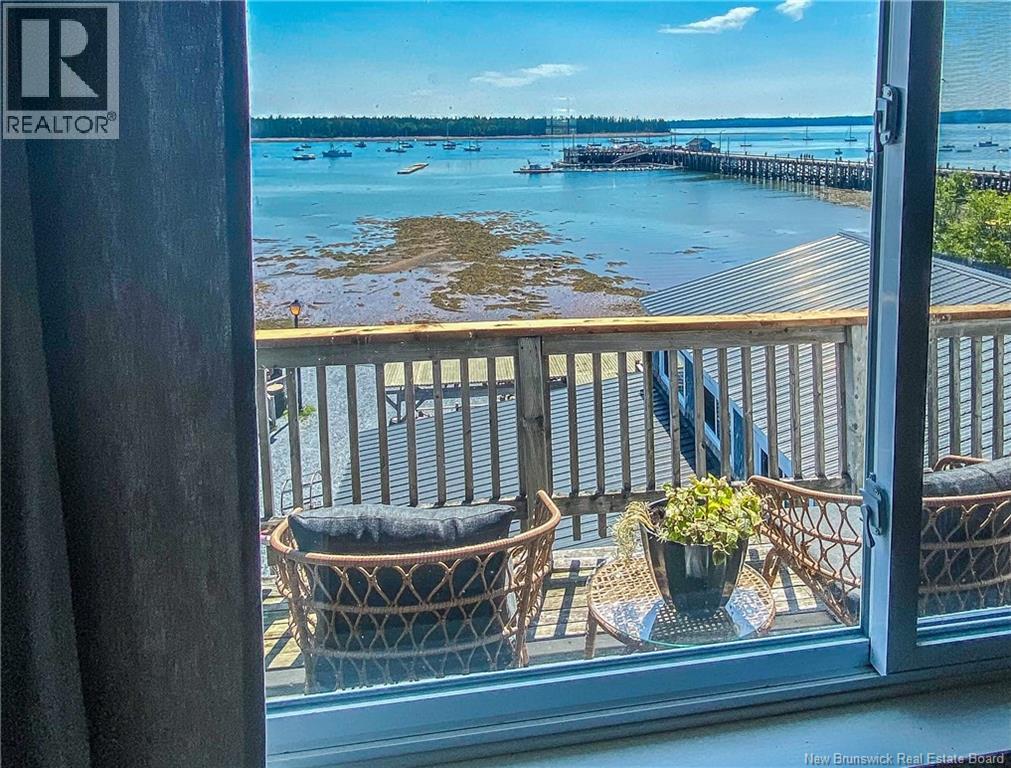 225 Water Street Property Photo 37