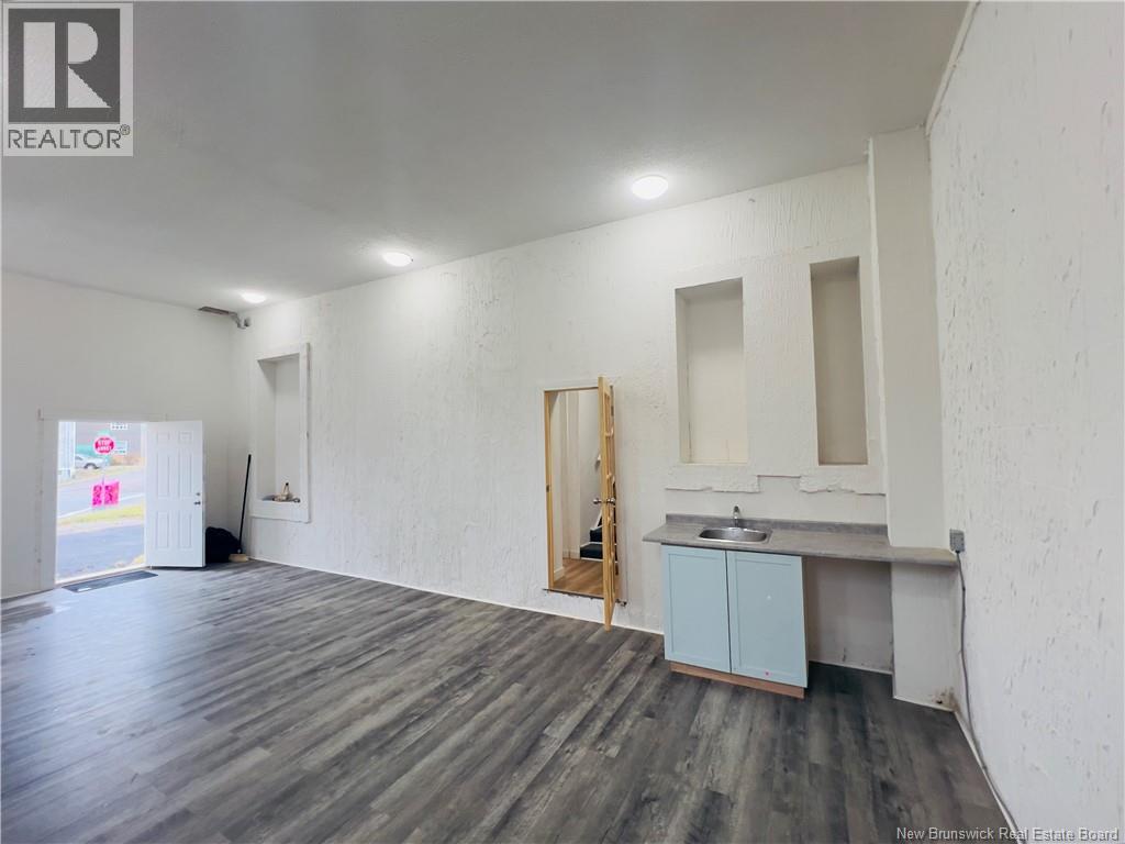 341 Douglas Avenue Property Photo 4