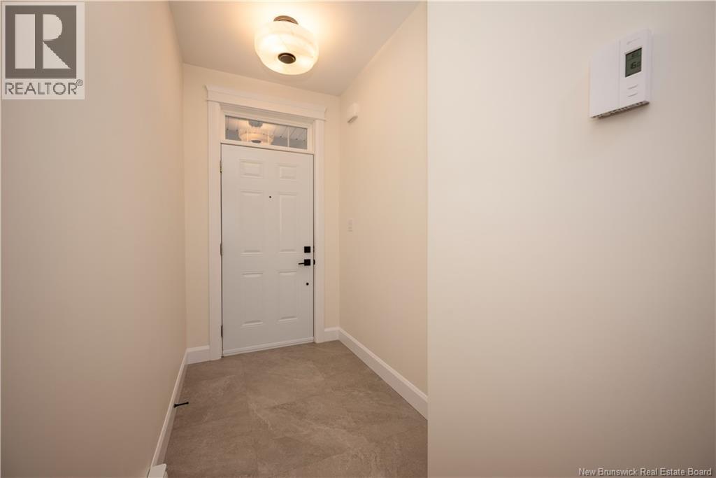 552 Royal Oaks Boulevard Property Photo 2