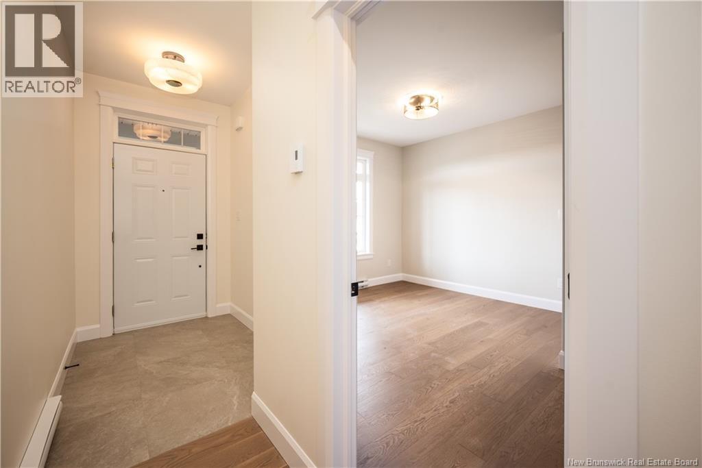 552 Royal Oaks Boulevard Property Photo 5