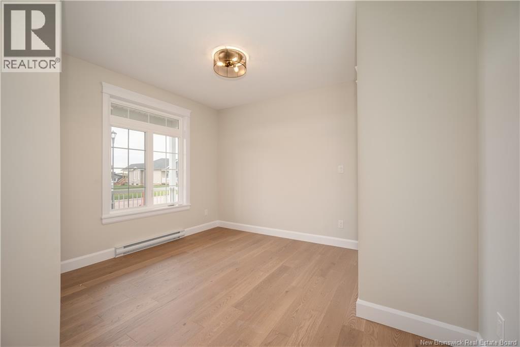 552 Royal Oaks Boulevard Property Photo 6