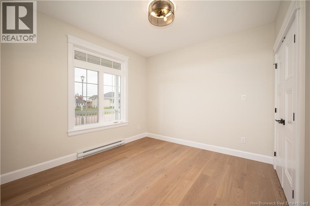 552 Royal Oaks Boulevard Property Photo 7