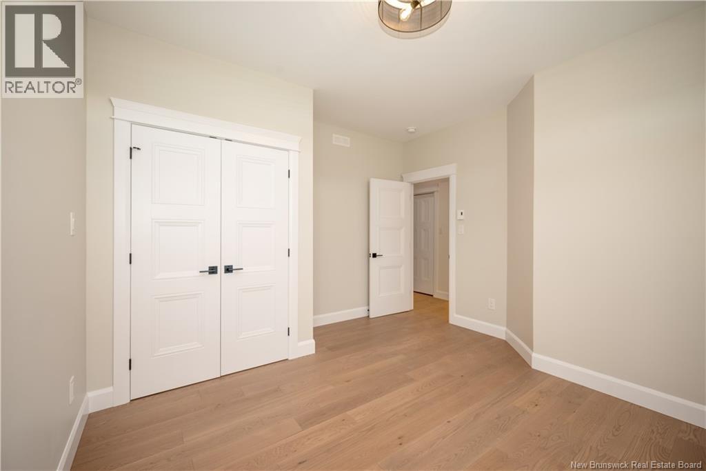 552 Royal Oaks Boulevard Property Photo 9