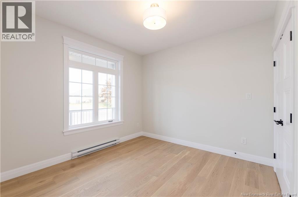 546 Royal Oaks Boulevard Property Photo 5