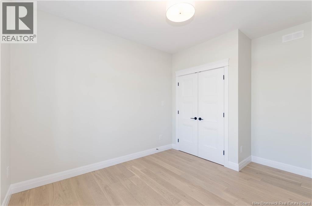 546 Royal Oaks Boulevard Property Photo 6
