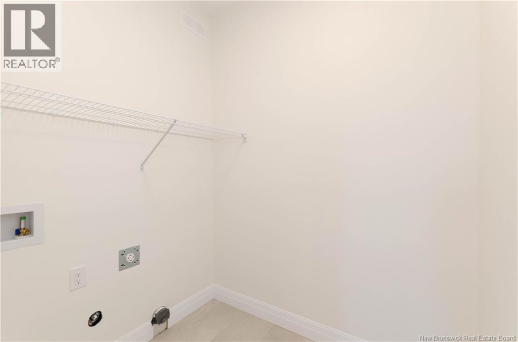 546 Royal Oaks Boulevard Property Photo 9