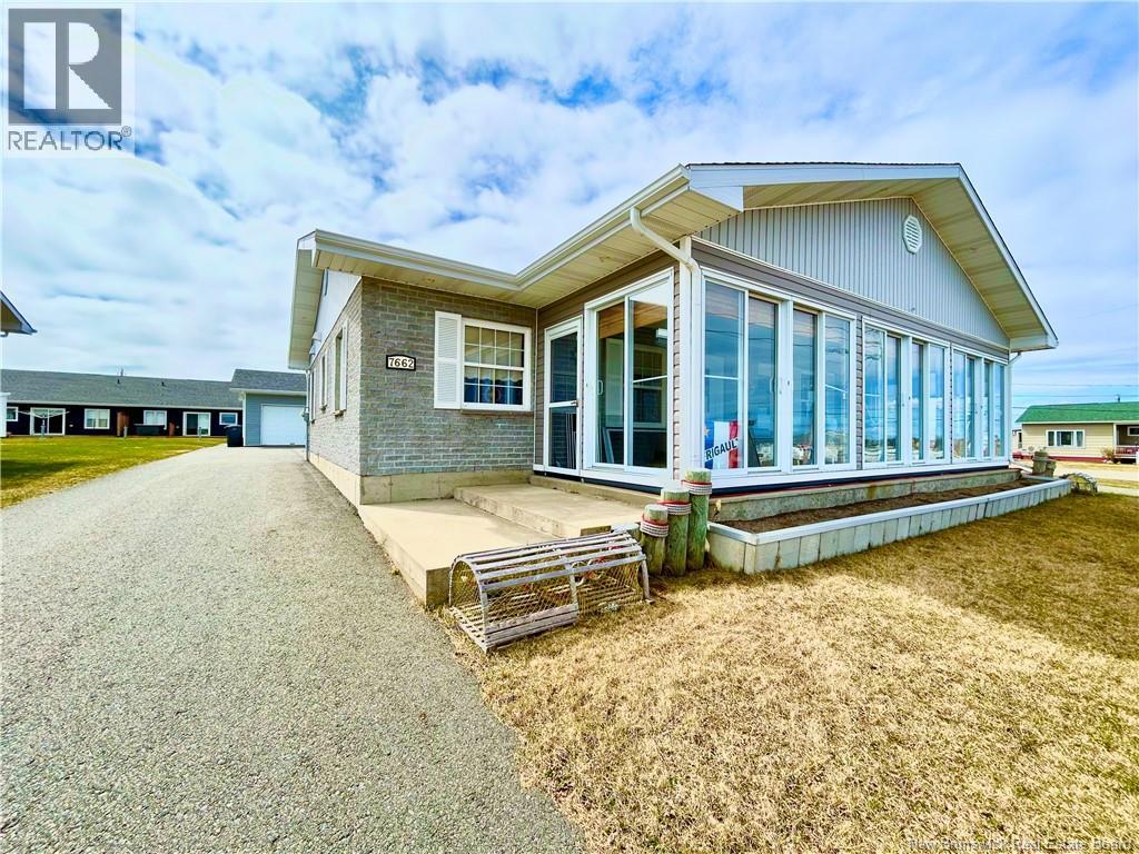 7662 Du Havre Property Photo 1