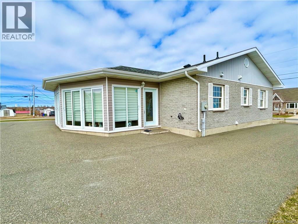 7662 Du Havre Property Photo 8