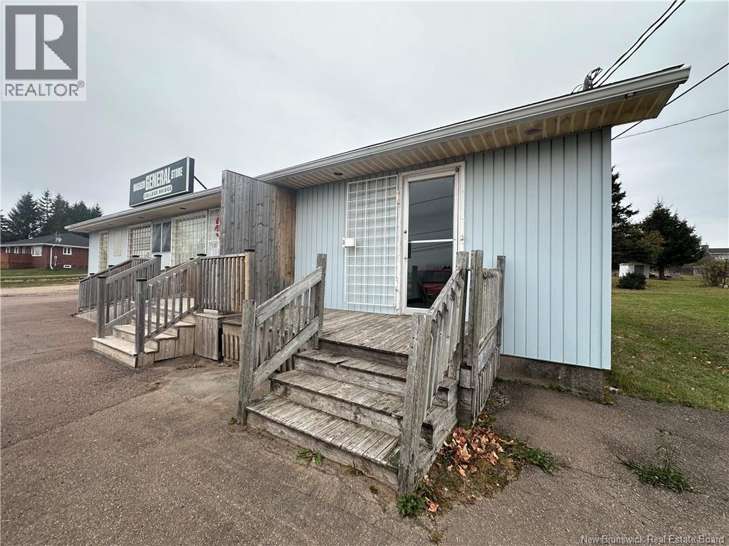 969 Royal Road Property Photo 3