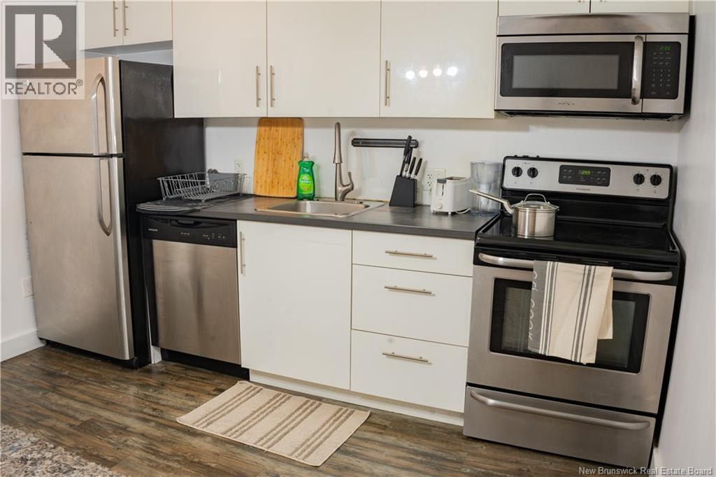 135 Waterloo Street Property Photo 8