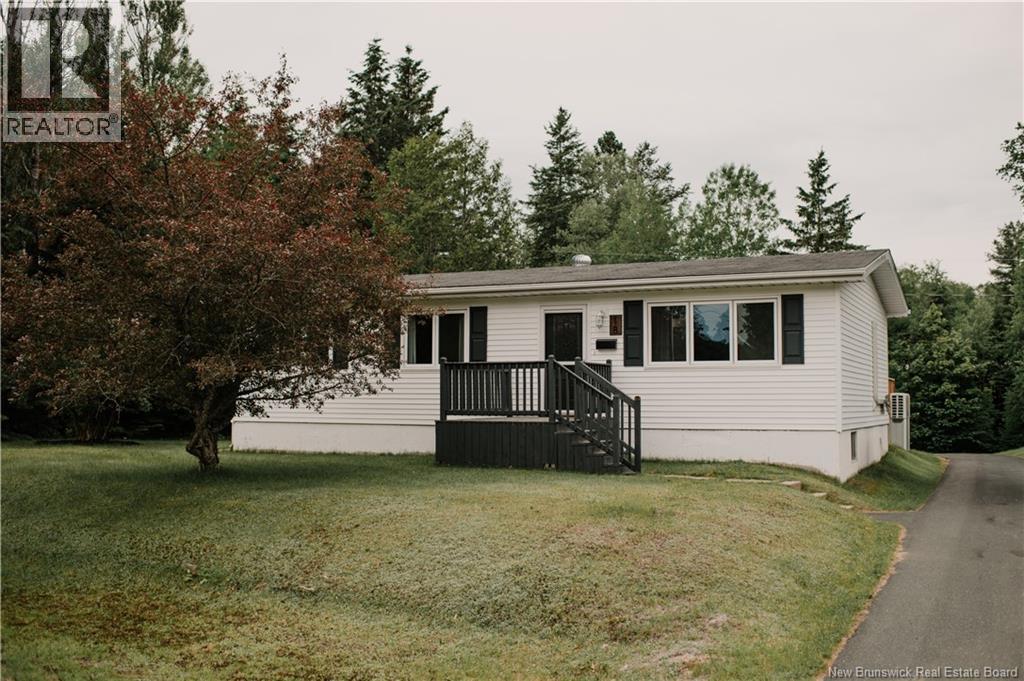 18 Golden Hawk Drive