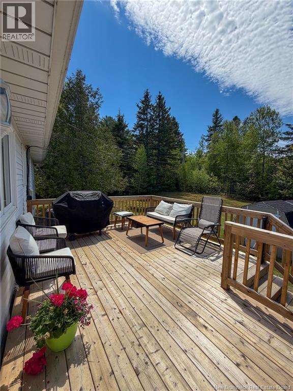 18 Golden Hawk Drive Property Photo 2