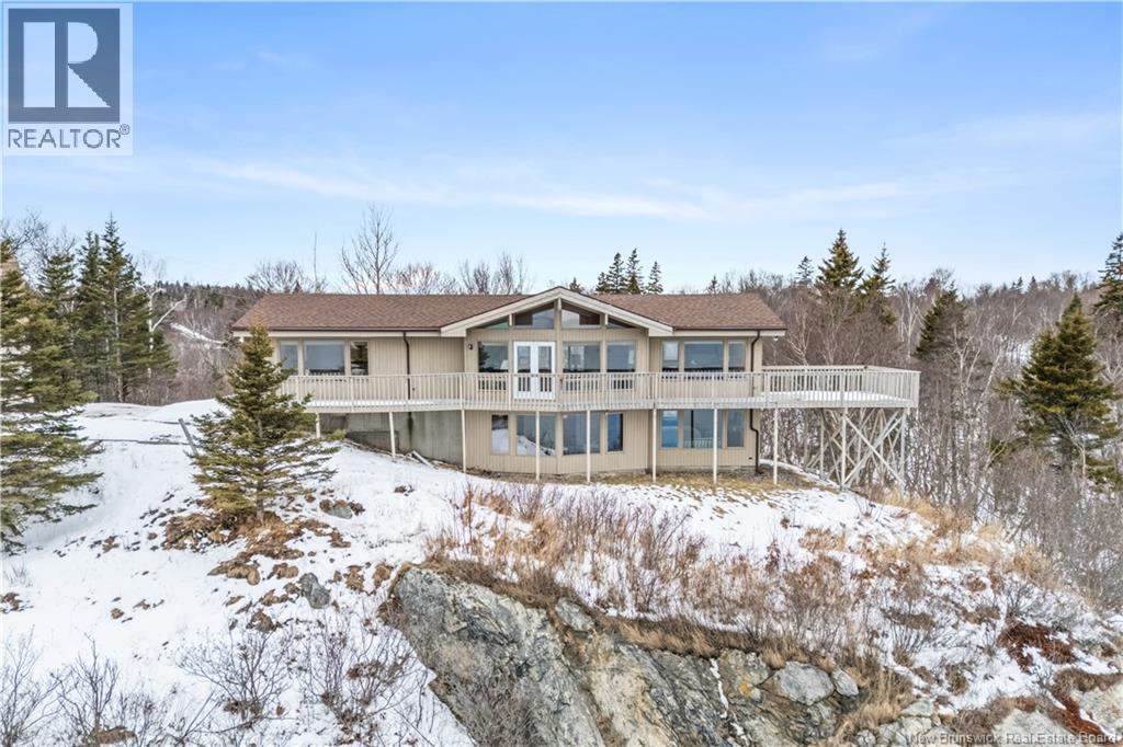 572 Fundy Drive Property Photo 3