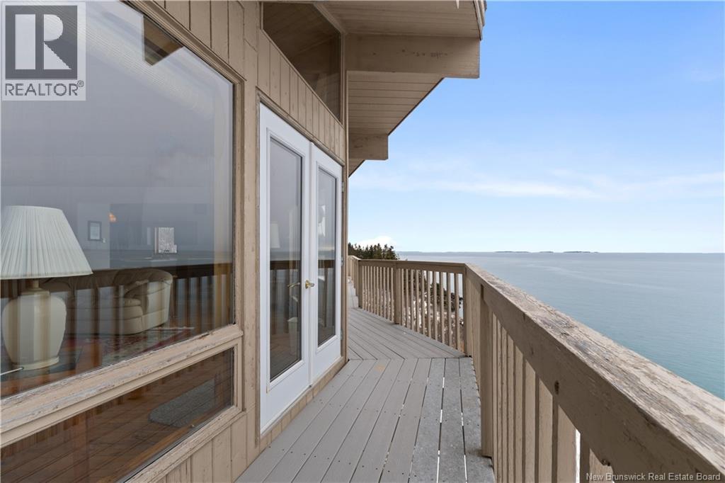 572 Fundy Drive Property Photo 4