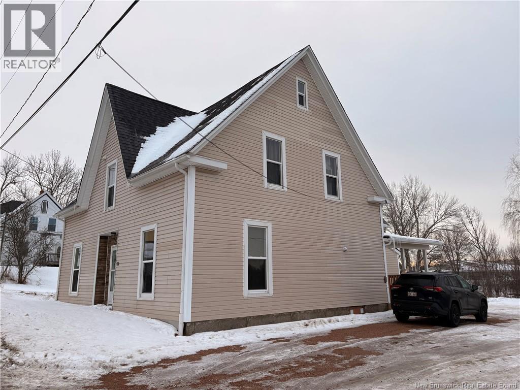 18 Carleton Street Property Photo 2