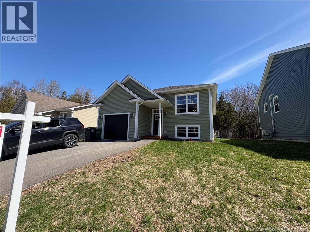50 Walker Crescent Property Photo 1
