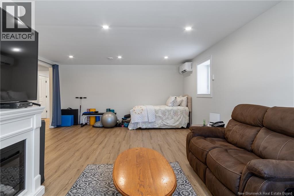 50 Walker Crescent Property Photo 28